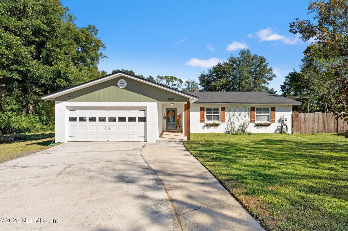 Jacksonville, FL 32221,8703 PINON DR