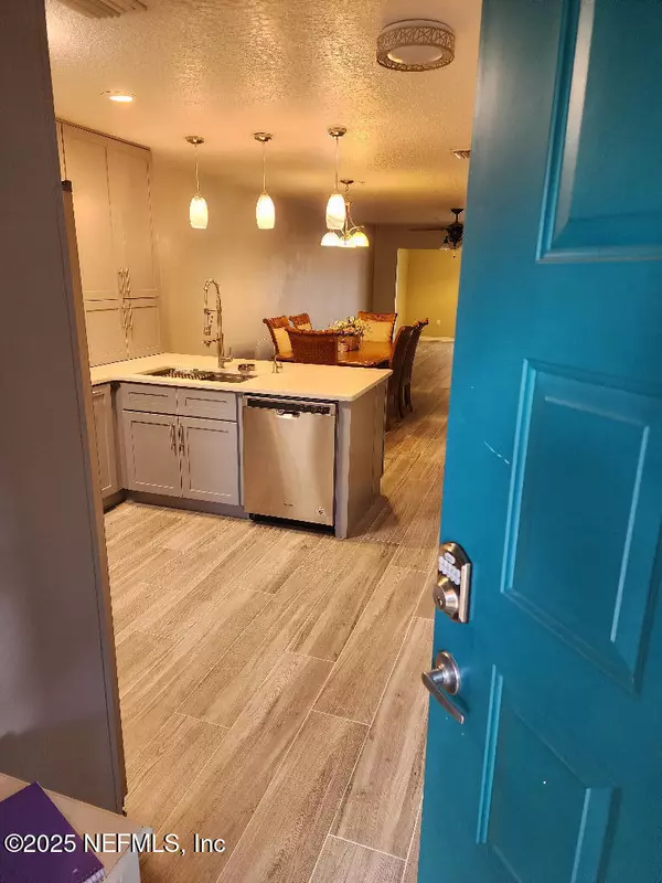 Welaka, FL 32193,99 BROAD RIVER PL #3103