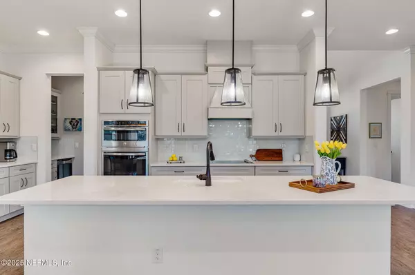 Jacksonville, FL 32256,8494 MABEL DR