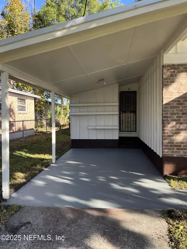 Jacksonville, FL 32204,737 MINNIE ST