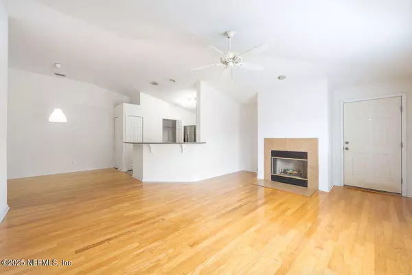 Jacksonville Beach, FL 32250,168 JARDIN DE MER PL #168