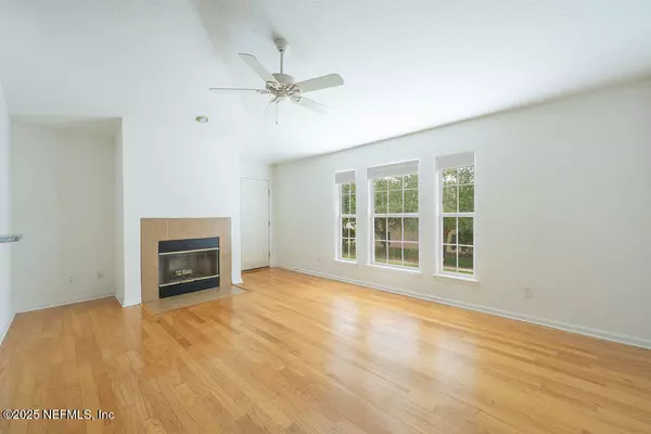 Jacksonville Beach, FL 32250,168 JARDIN DE MER PL #168