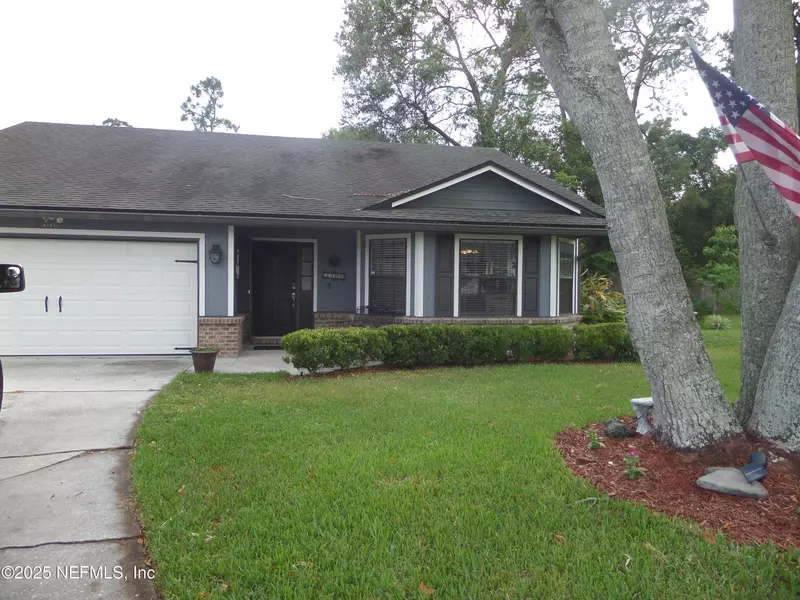 386 N HICKORY HOLLOW DR, Jacksonville, FL 32225