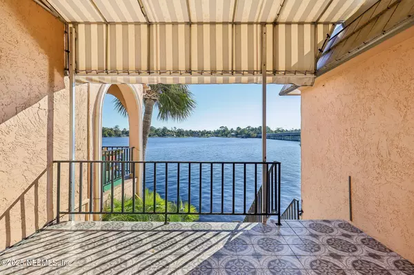 Jacksonville, FL 32210,5375 ORTEGA FARMS BLVD #109