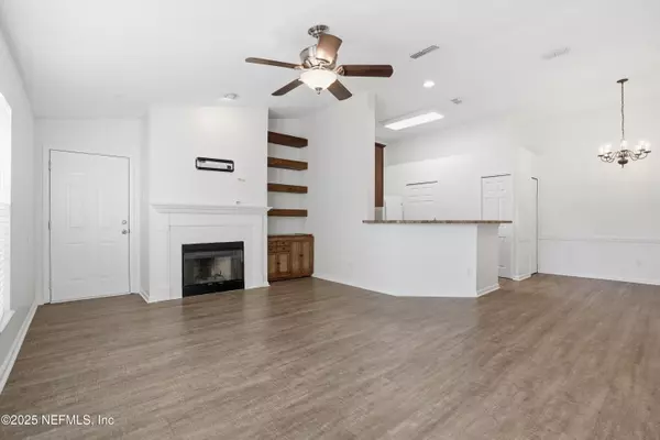 Jacksonville Beach, FL 32250,57 JARDIN DE MER PL #57