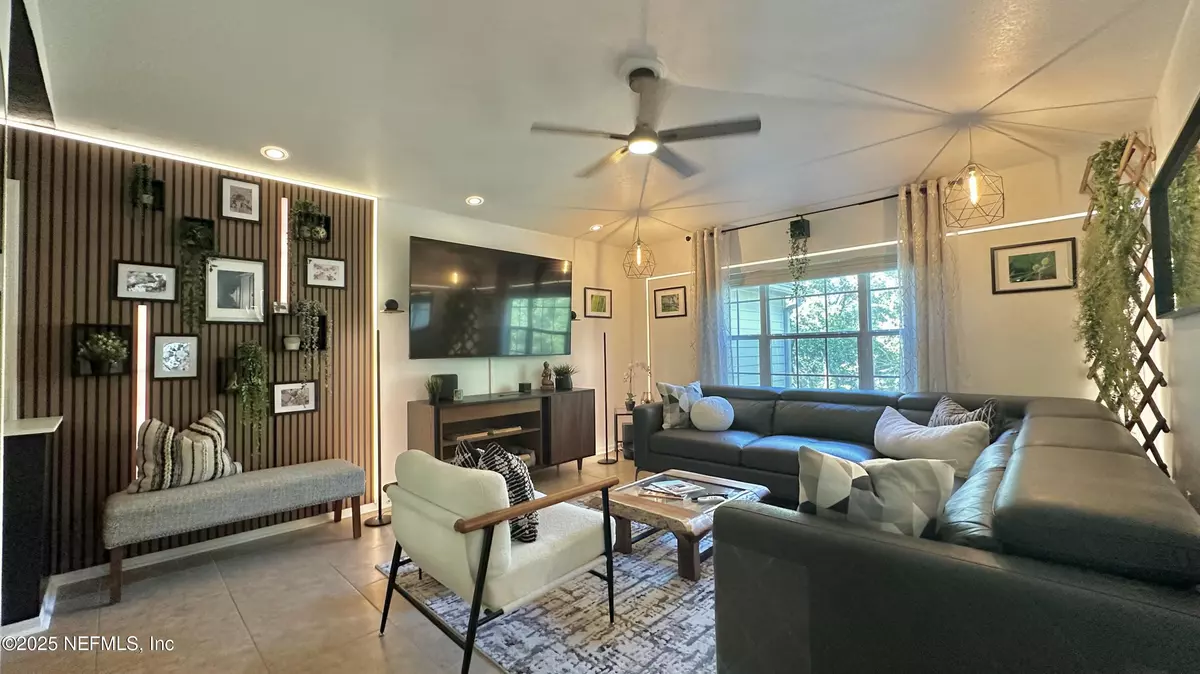 Jacksonville, FL 32256,7800 POINT MEADOWS DR #136