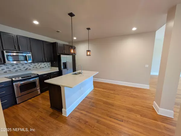 Jacksonville, FL 32204,2525 COLLEGE ST #2102