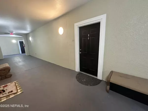 Jacksonville, FL 32216,8290 GATE Pkwy #203