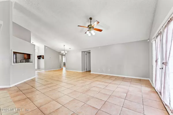 Jacksonville, FL 32244,8379 CHASON RD W