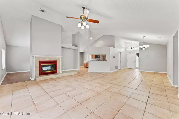 Jacksonville, FL 32244,8379 CHASON RD W