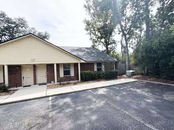 Jacksonville, FL 32257,3840 WILLAIMSBURG PARK BLVD #4