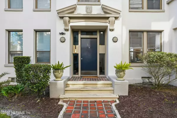 Jacksonville, FL 32204,2545 OAK ST #18