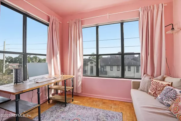 Jacksonville, FL 32204,2545 OAK ST #18