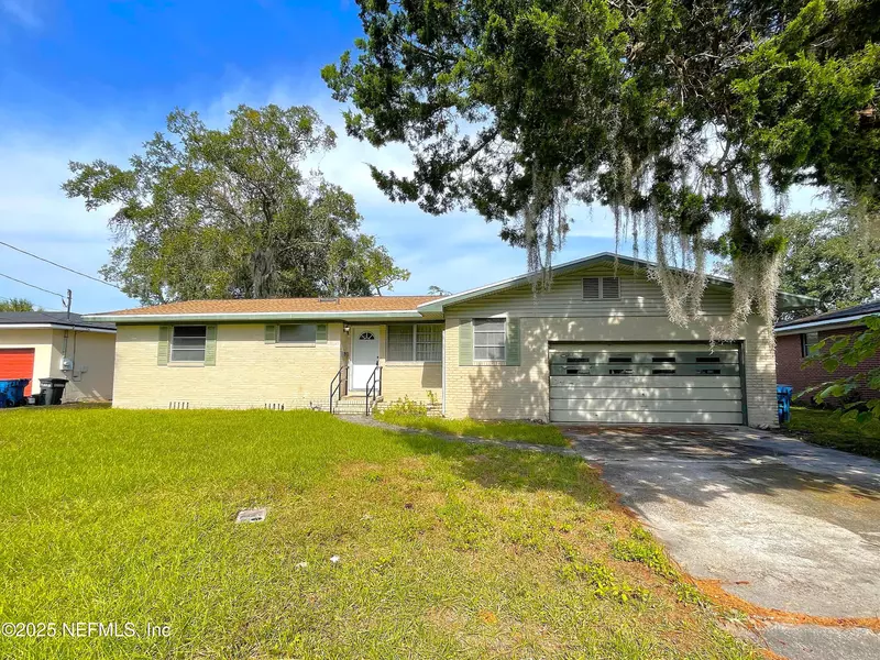 8551 LAMANTO AVE, Jacksonville, FL 32211