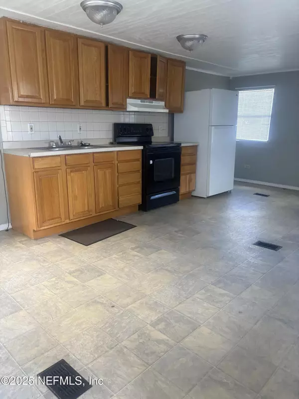 Interlachen, FL 32148,115 COLOGNE ST