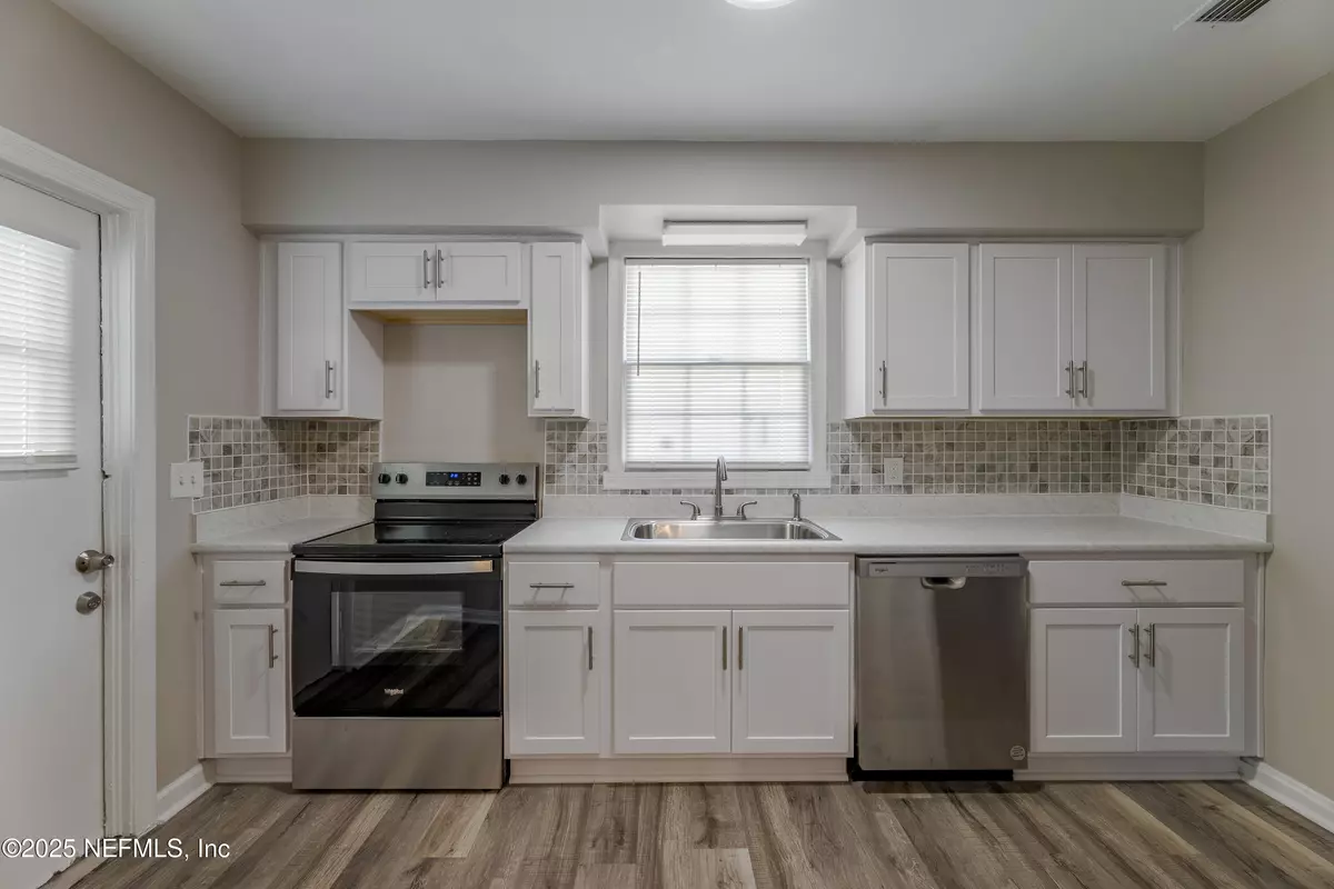 Jacksonville, FL 32207,2030 GIBSON RD