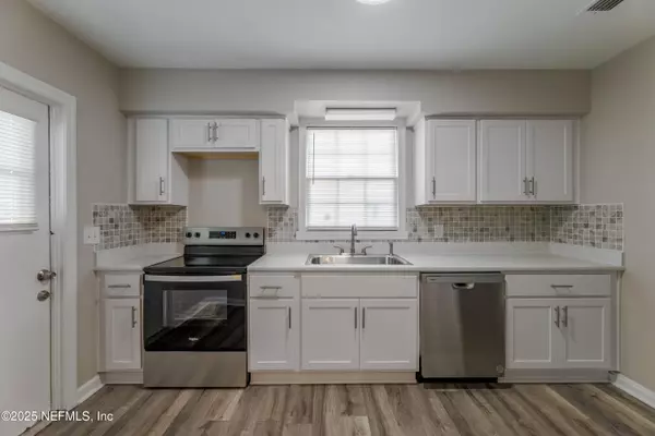 2030 GIBSON RD, Jacksonville, FL 32207