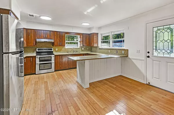 Jacksonville, FL 32211,1328 CLEMENTS WOODS LN