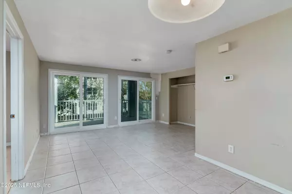 Jacksonville Beach, FL 32250,221 6TH AVE S #A