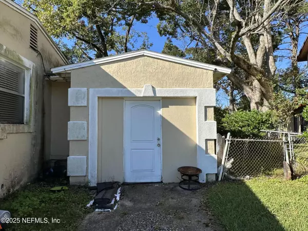 Jacksonville, FL 32208,7828 W CAXTON CIR W