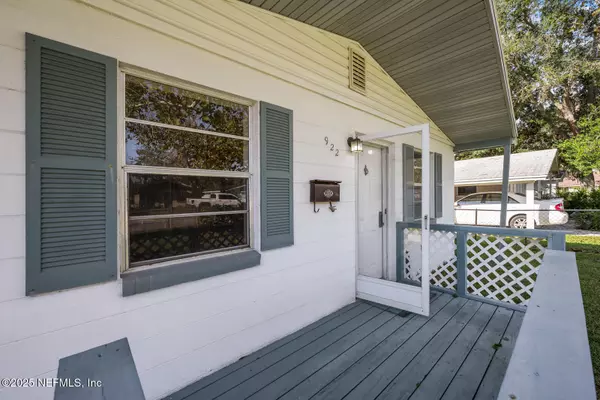 Jacksonville Beach, FL 32250,922 12TH ST N