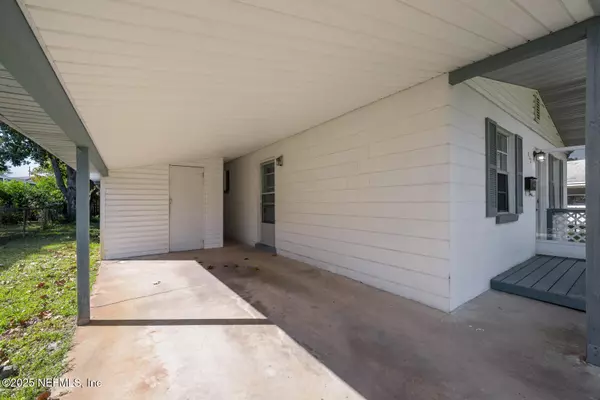 Jacksonville Beach, FL 32250,922 12TH ST N