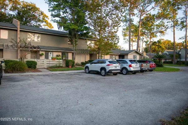 Jacksonville, FL 32256,7701 BAYMEADOWS CIR #1093