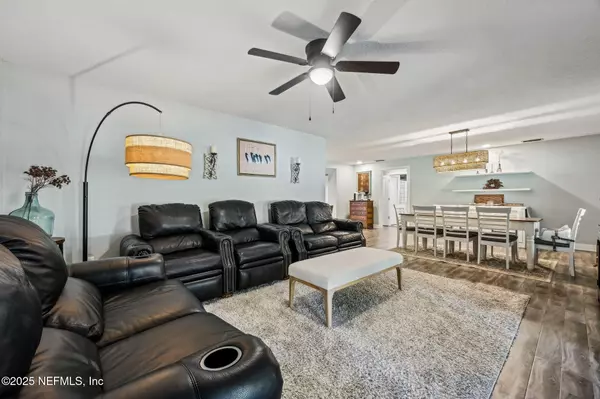 Yulee, FL 32097,85158 AIRPLANE LN