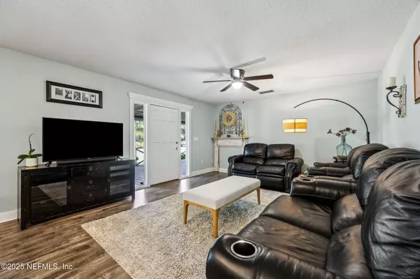 Yulee, FL 32097,85158 AIRPLANE LN