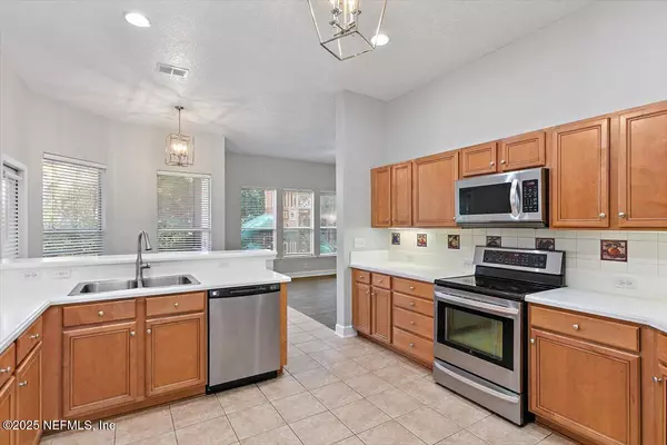 Jacksonville, FL 32256,11185 TURNBRIDGE DR