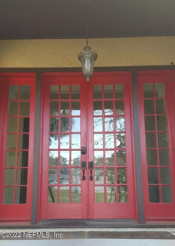 Green Cove Springs, FL 32043,212 ST JOHNS AVE #212