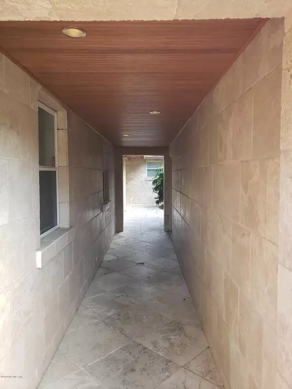 Jacksonville Beach, FL 32250,88 OAKWOOD RD