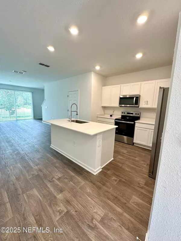 Jacksonville, FL 32218,634 CELTIC DR