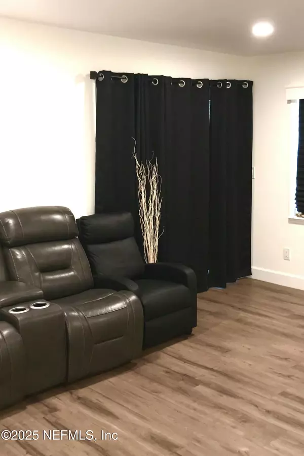 Jacksonville, FL 32221,7947 CHATEAU DR