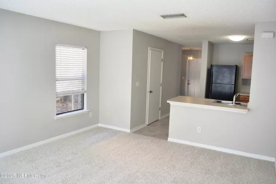 7724 HIGHCHAIR LN, Jacksonville, FL 32210