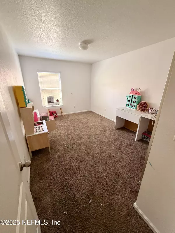 Jacksonville, FL 32277,8095 BROTHERS WALK LN