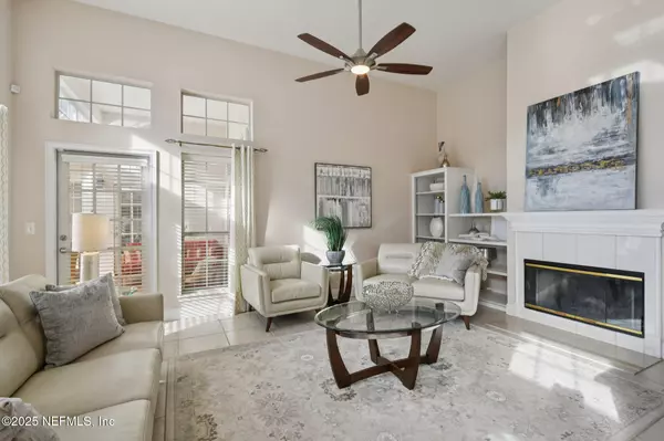 Jacksonville, FL 32256,10005 VINEYARD LAKE RD E