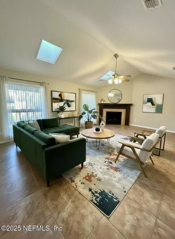 Jacksonville, FL 32257,3801 CROWN POINT RD #3082