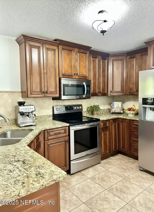 Jacksonville, FL 32257,3801 CROWN POINT RD #3082