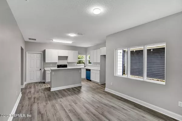 Jacksonville, FL 32208,938 ALDERSIDE ST