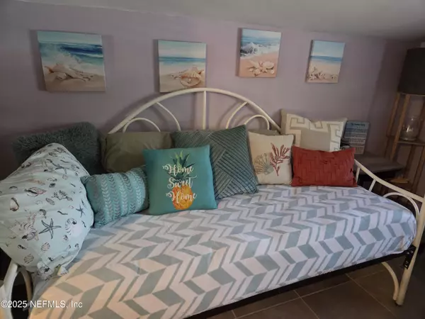 Jacksonville Beach, FL 32250,1811 EASTERN DR