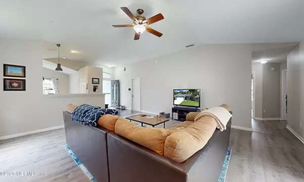 Jacksonville, FL 32244,9093 FALLSMILL DR