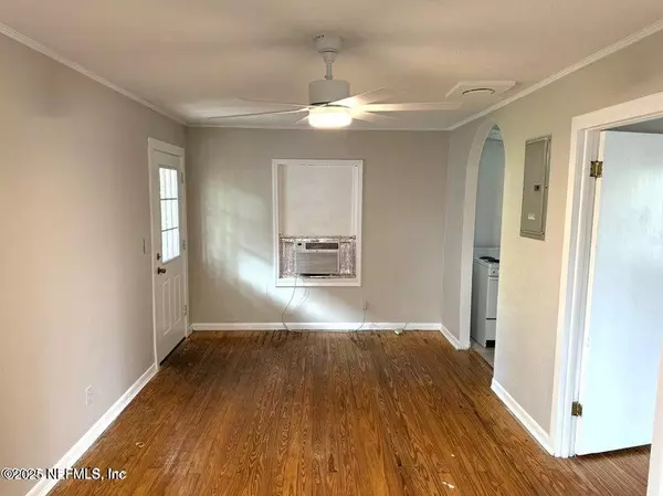 Jacksonville, FL 32204,2261 FORBES ST