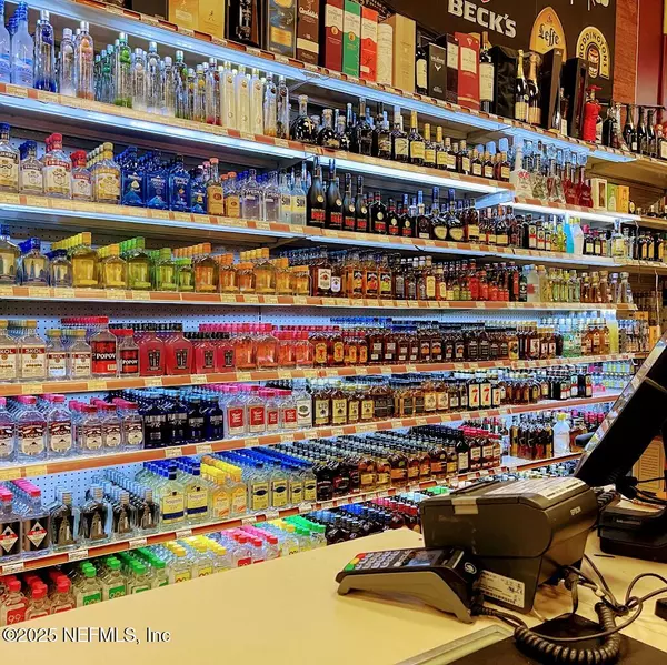 St. Cloud, FL 34769,922 13TH ST