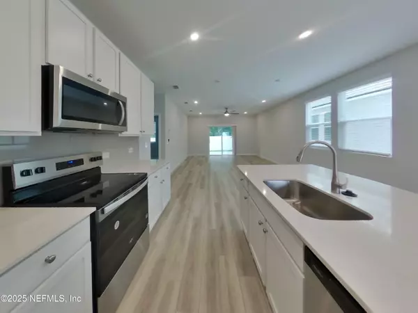 Jacksonville, FL 32218,14897 PRALINE CT