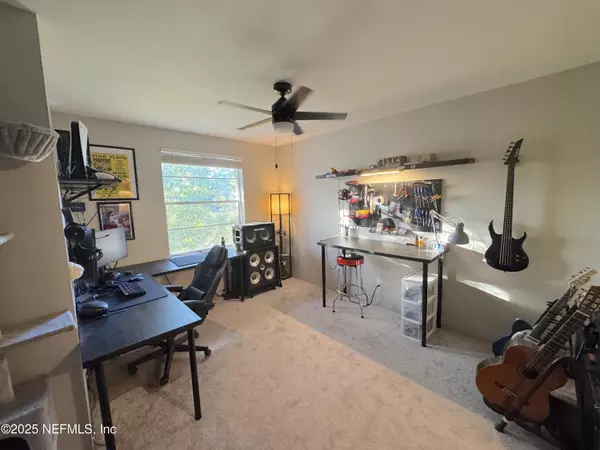 Jacksonville, FL 32217,4320 PLAZA GATE LN #302