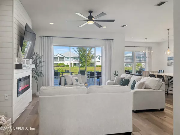 St. Johns, FL 32259,627 RUM RUNNER WAY