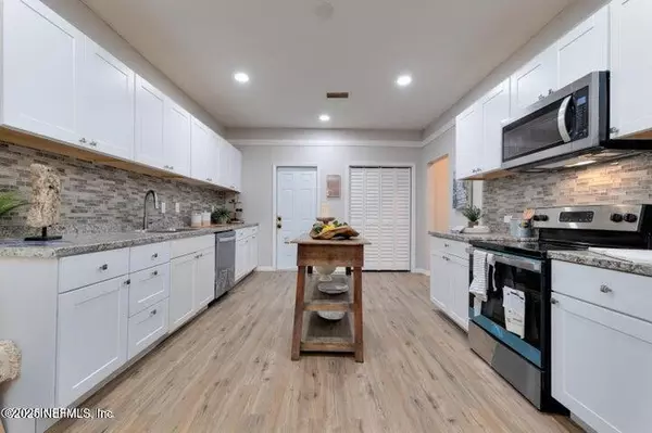 Jacksonville, FL 32206,231 E 18TH ST