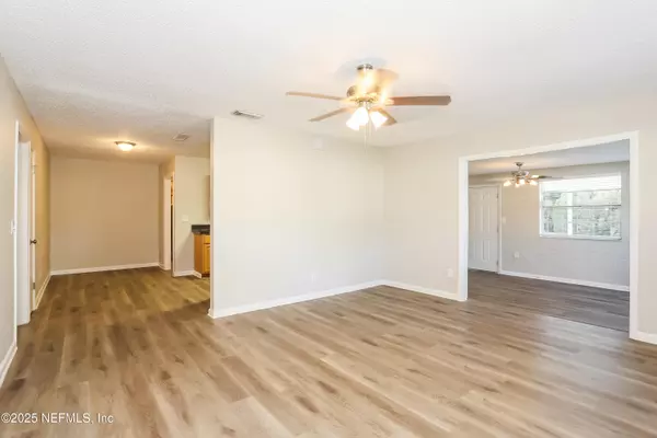 Jacksonville, FL 32208,9406 GISBORNE DR