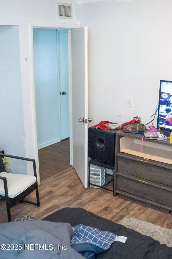 Jacksonville, FL 32210,5232 WESTCHASE CT #1-4